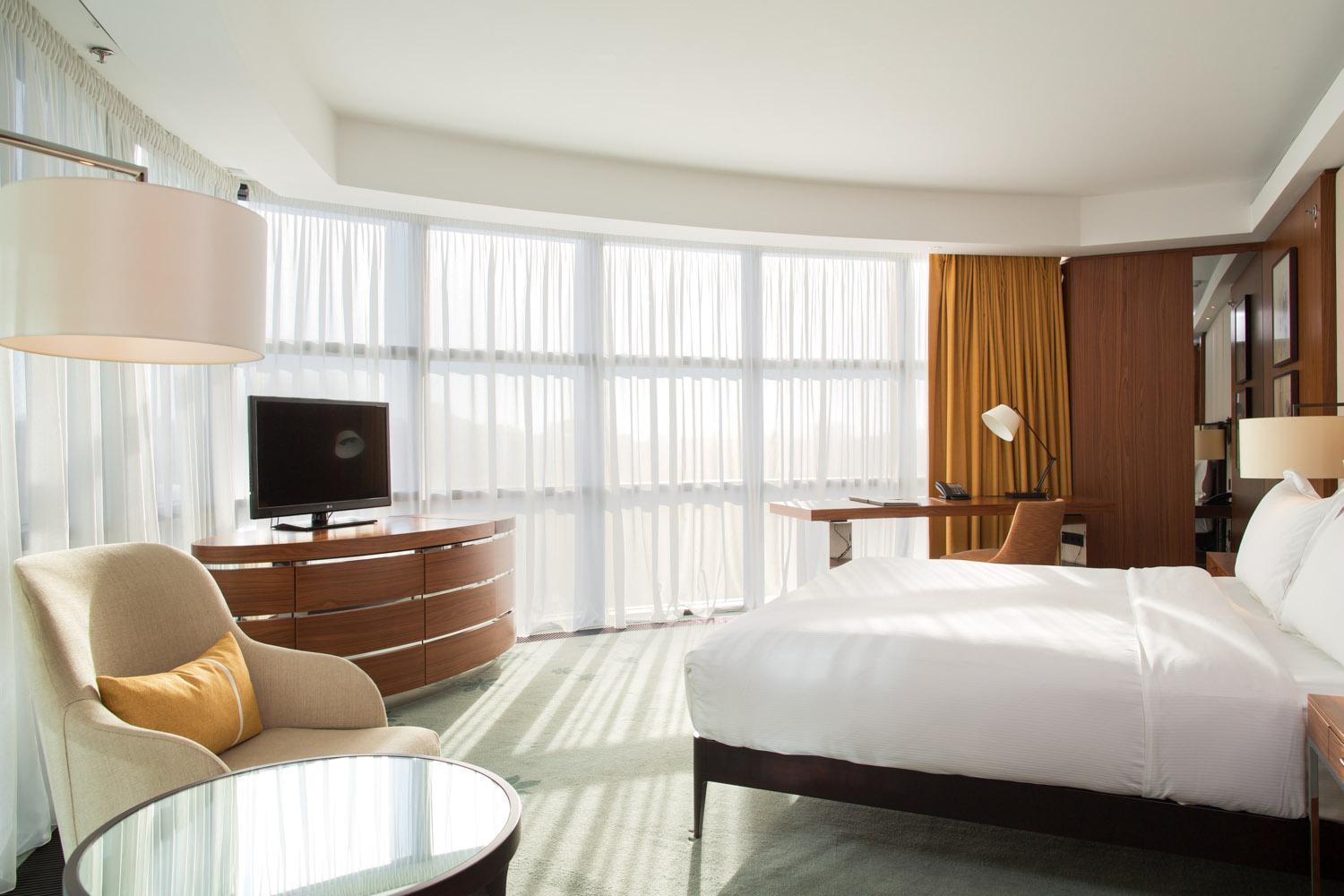 Hilton Kyiv Hotel Exterior photo
