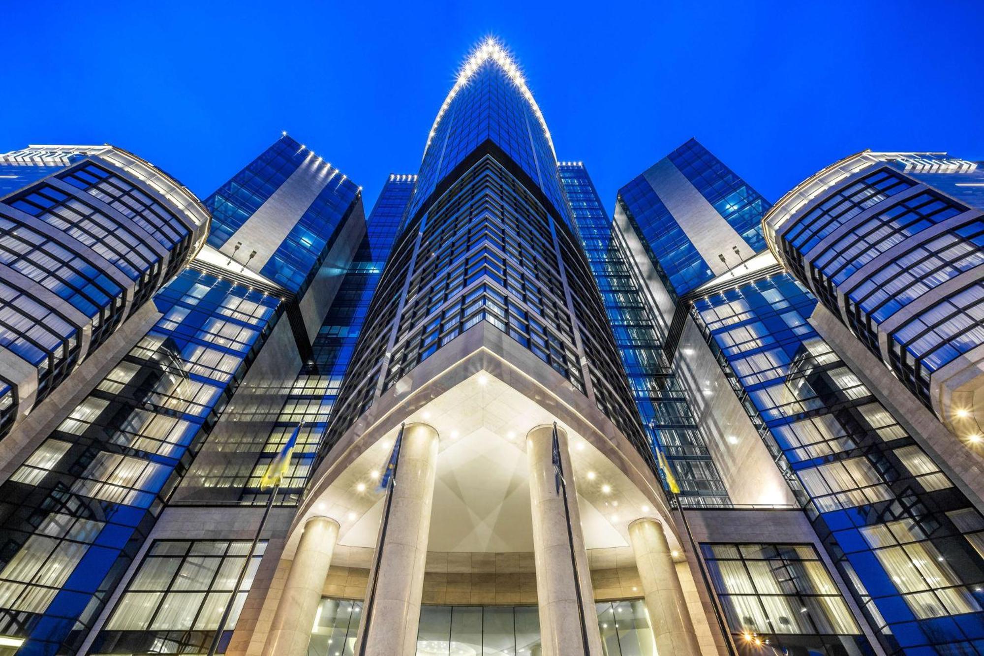 Hilton Kyiv Hotel Exterior photo