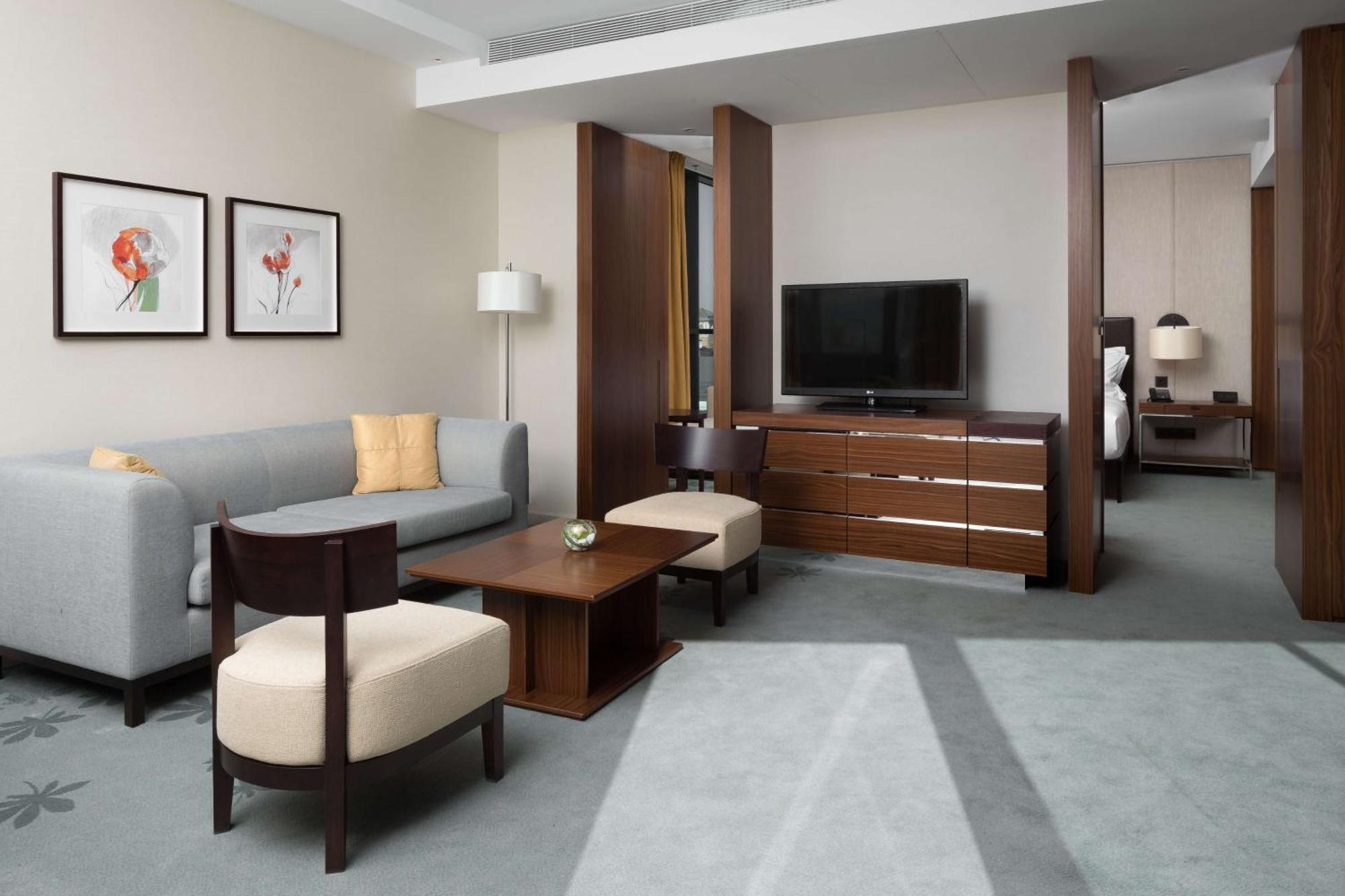 Hilton Kyiv Hotel Exterior photo