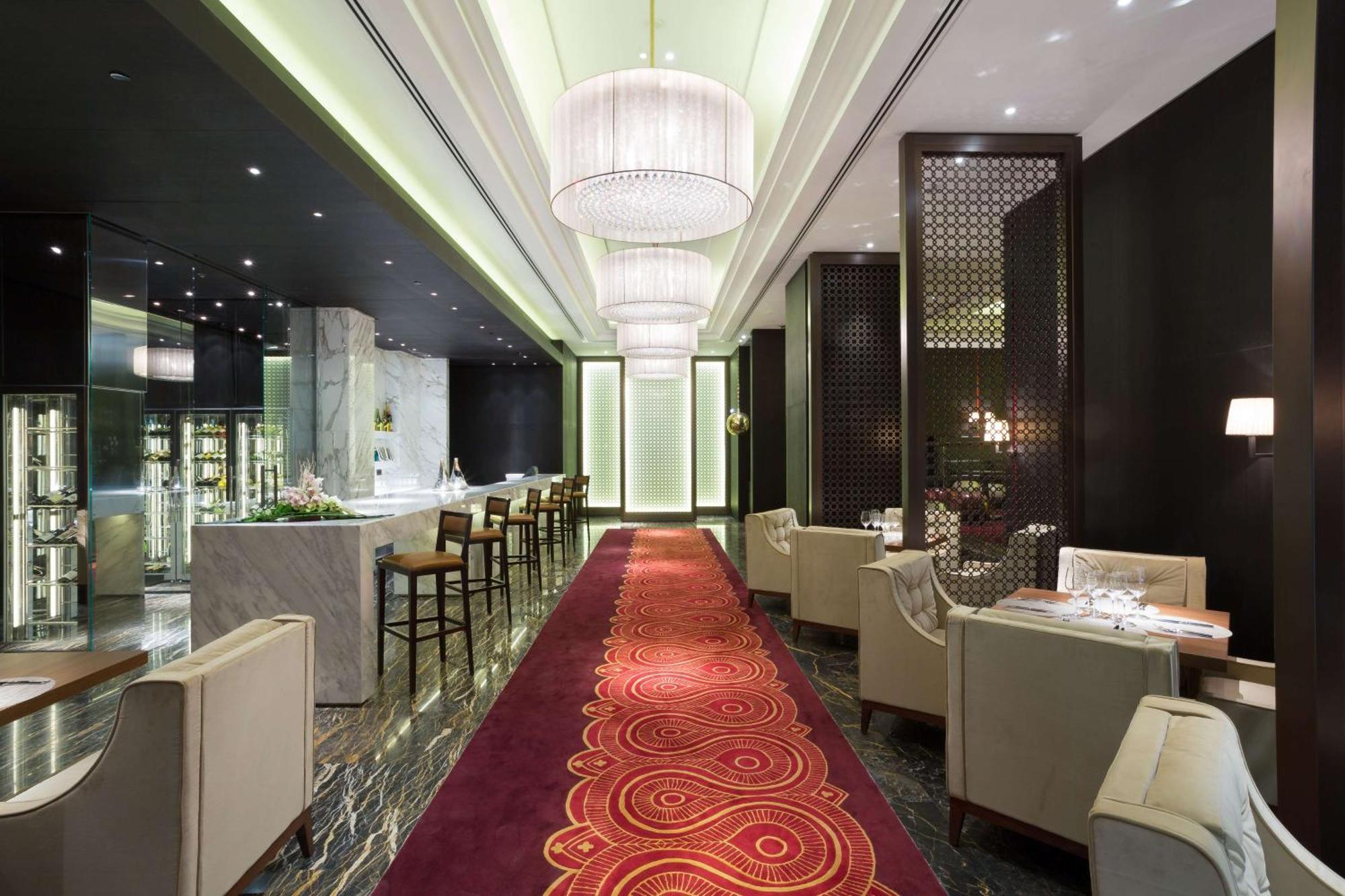 Hilton Kyiv Hotel Exterior photo