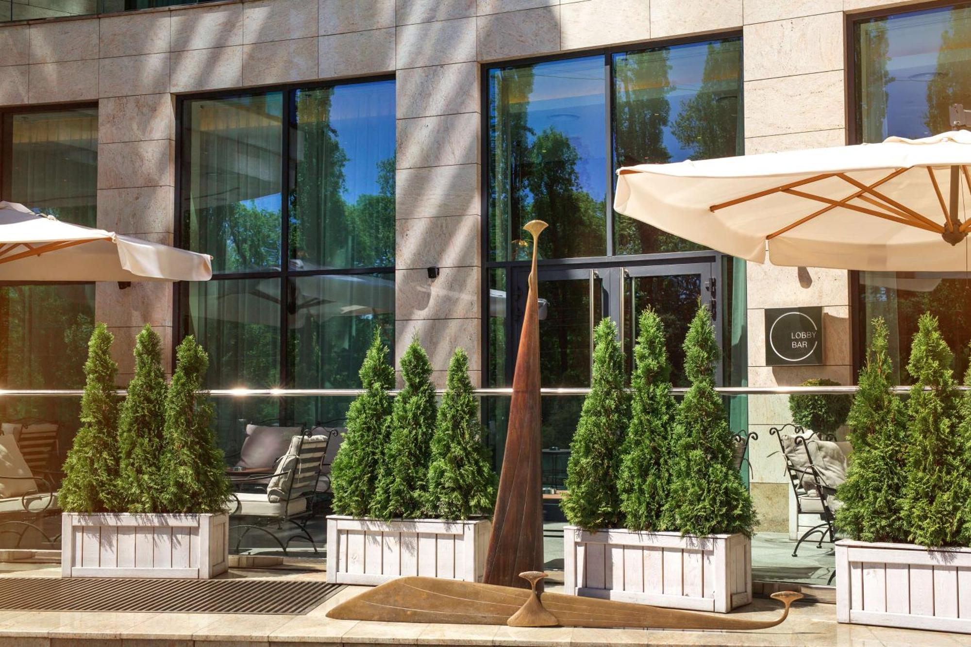 Hilton Kyiv Hotel Exterior photo