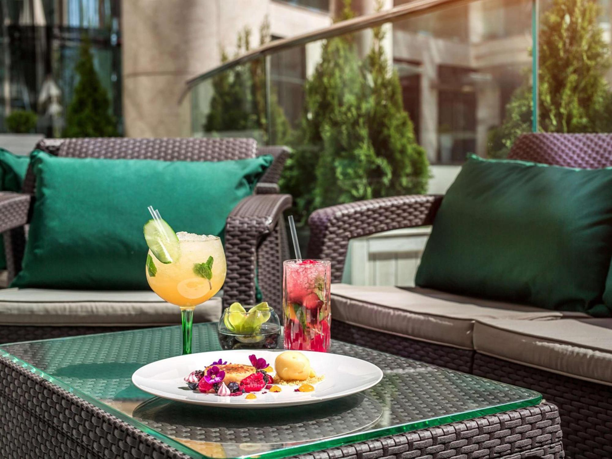 Hilton Kyiv Hotel Exterior photo