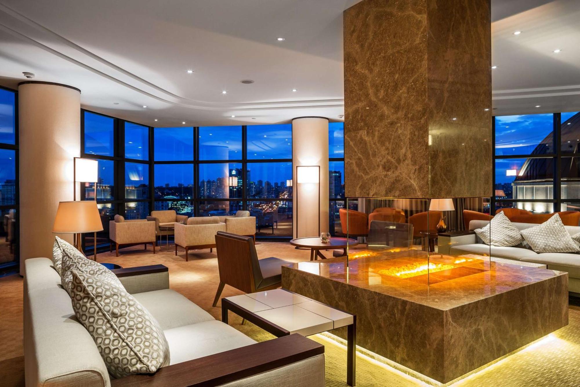 Hilton Kyiv Hotel Exterior photo
