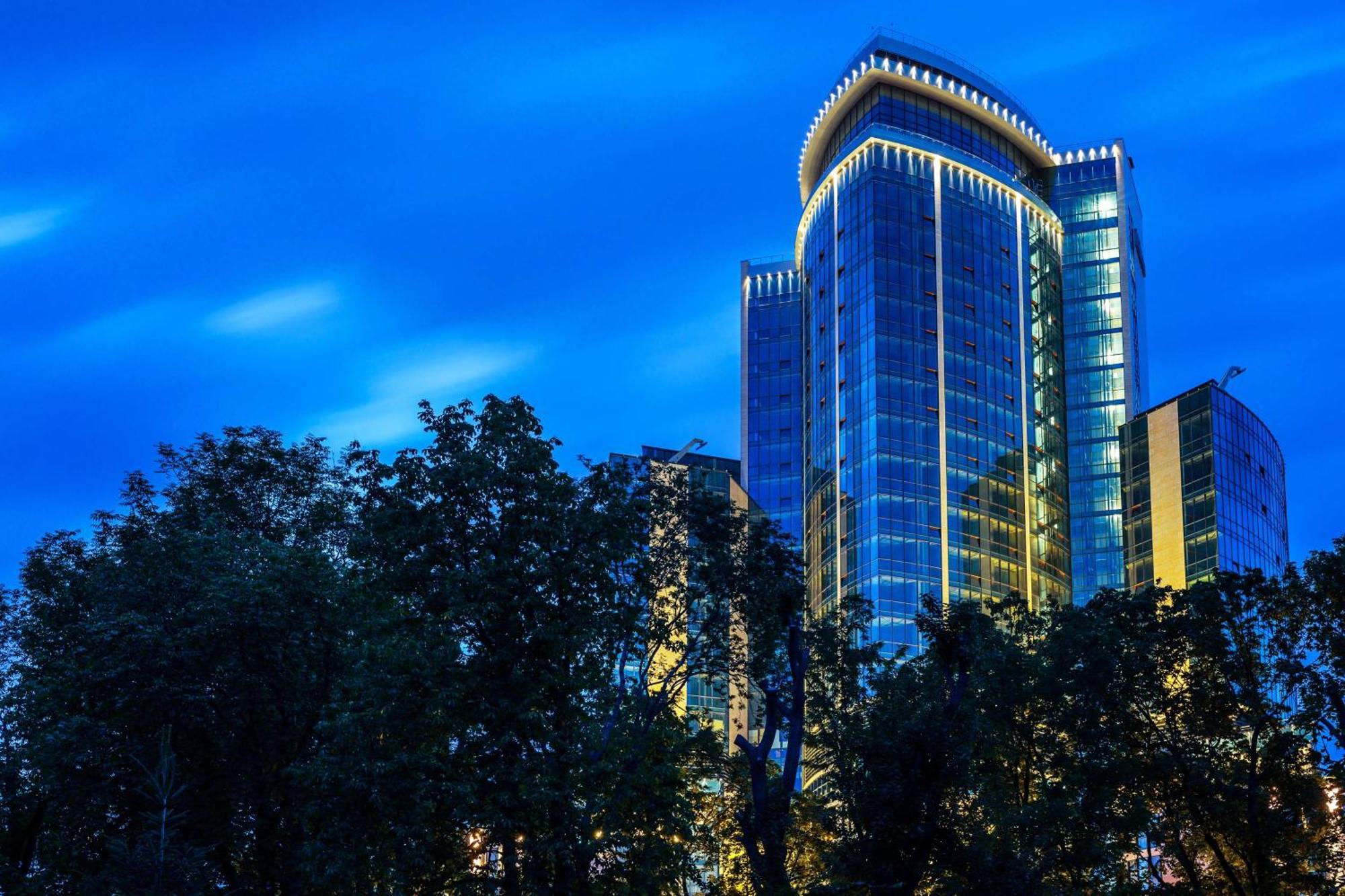 Hilton Kyiv Hotel Exterior photo